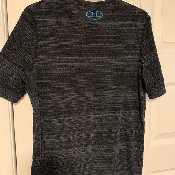 Under Armour black t-shirt strapped gray size small - Picture 4 of 5